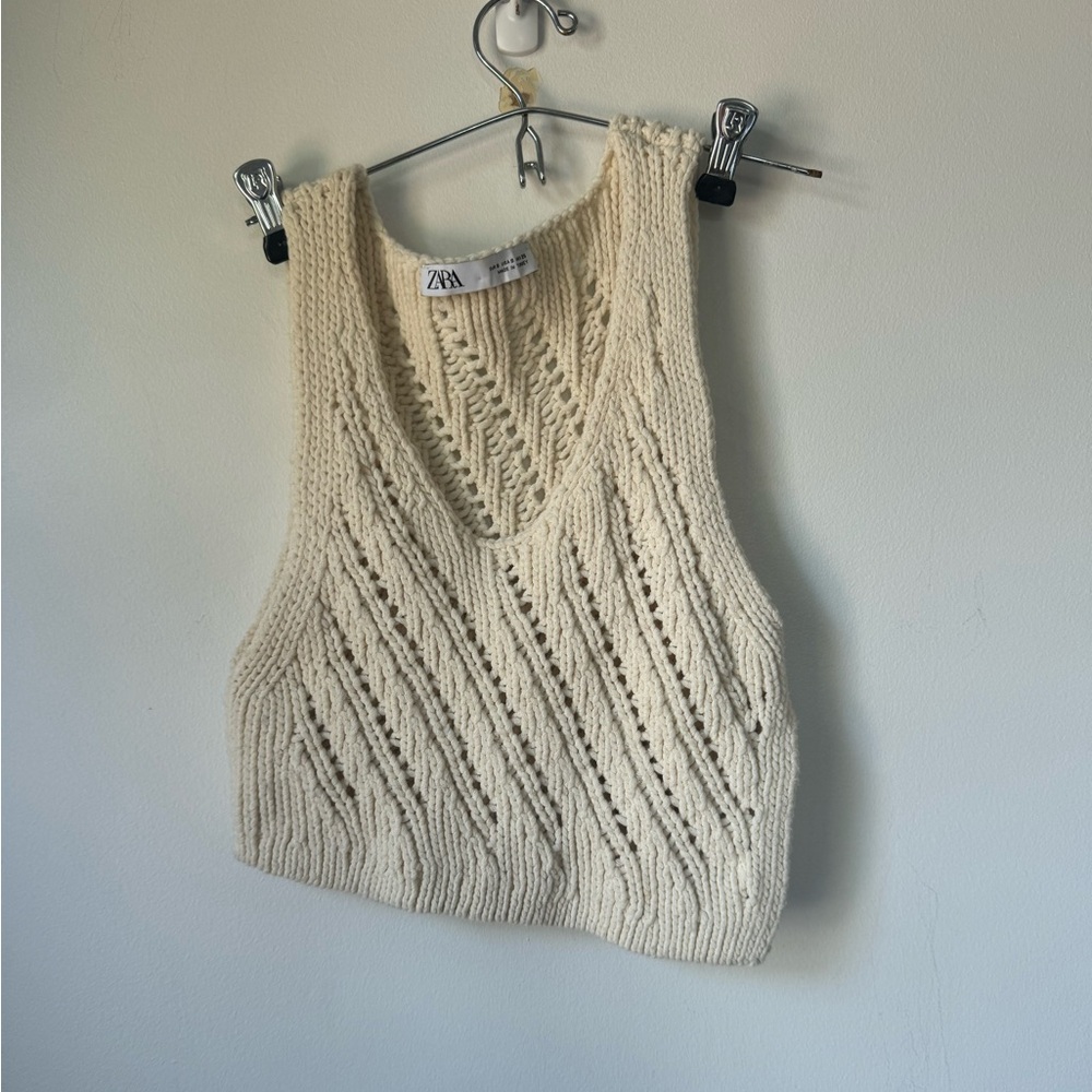 Zara Cream Knit V-Neck Sleeveless Sweater Tank